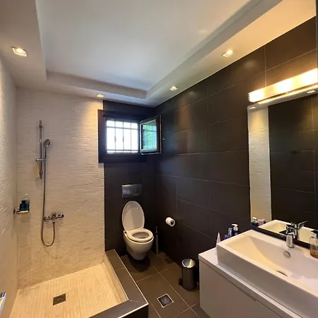 Beyond The Pines Villa, * Elani