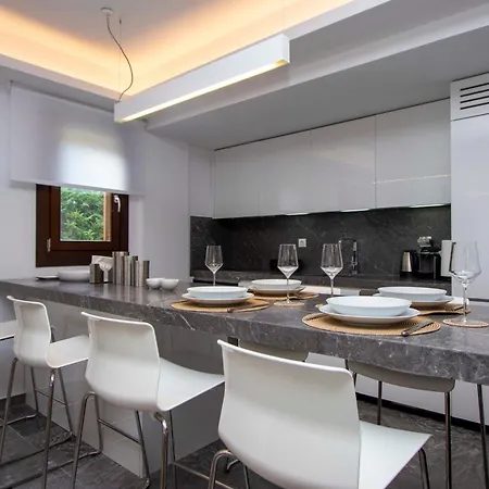 Beyond The Pines Villa, וילה Elani