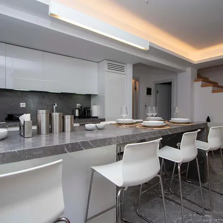 וילה Beyond The Pines Villa, Elani