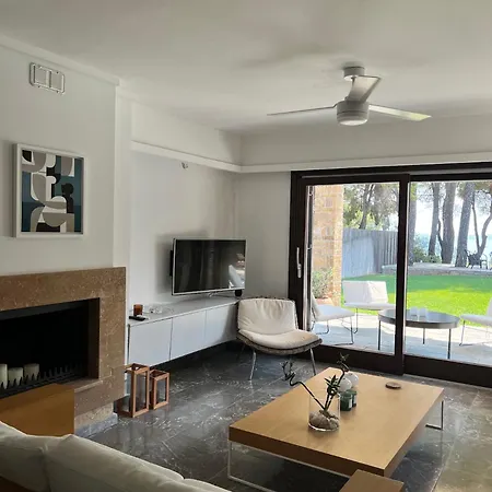 Beyond The Pines Villa,
