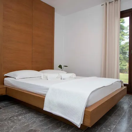 וילה Beyond The Pines Villa, Elani