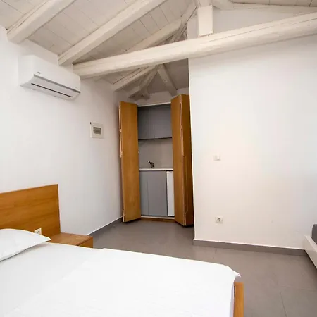 Beyond The Pines By Halkidiki Vila *