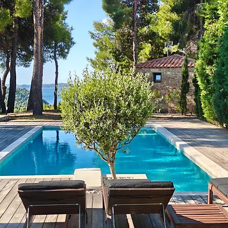 Beyond The Pines Villa, * Elani